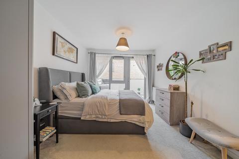 2 bedroom flat for sale, Chatfield Road, Battersea