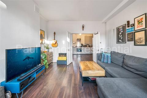 3 bedroom apartment for sale - Holloway Road, Holloway, London, N7