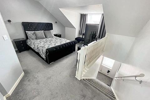 4 bedroom townhouse for sale, Harvey Close, South Shields, Tyne and Wear, NE33 5EN