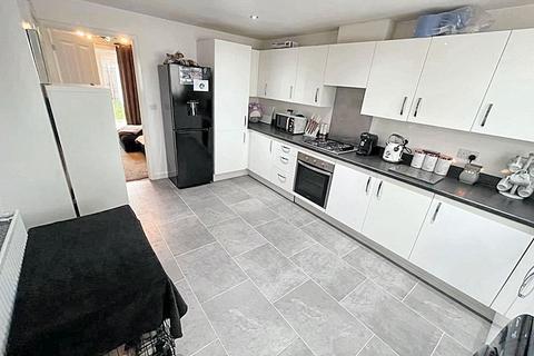 4 bedroom townhouse for sale, Harvey Close, South Shields, Tyne and Wear, NE33 5EN