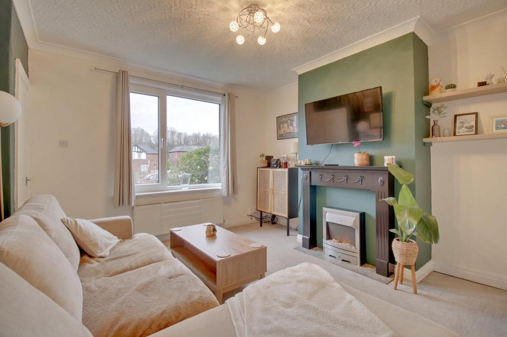 Broadway, Horsforth, Leeds, West Yorkshire, LS18 2 bed end of terrace