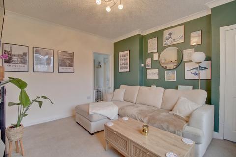 2 bedroom end of terrace house for sale, Broadway, Horsforth, Leeds, West Yorkshire, LS18