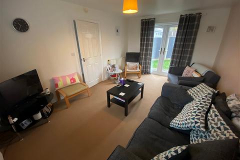 19 Bowling Green Close, Chadderton, Oldham, OL9 8LU