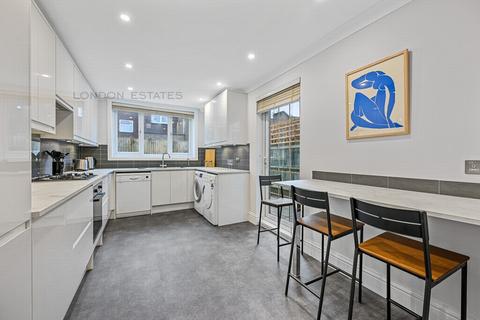 3 bedroom terraced house to rent, Gastein Road, Hammersmith, W6