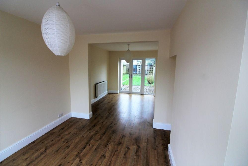 Prestwood Avenue, Wolverhampton 3 bed semidetached house £1,100 pcm (£254 pw)