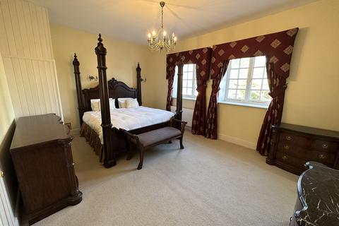 3 bedroom terraced house for sale, The Coach House, Herringswell Manor