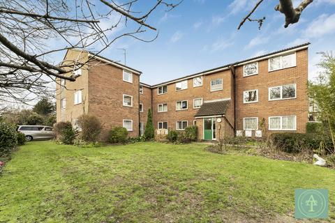 Queens Avenue, N21