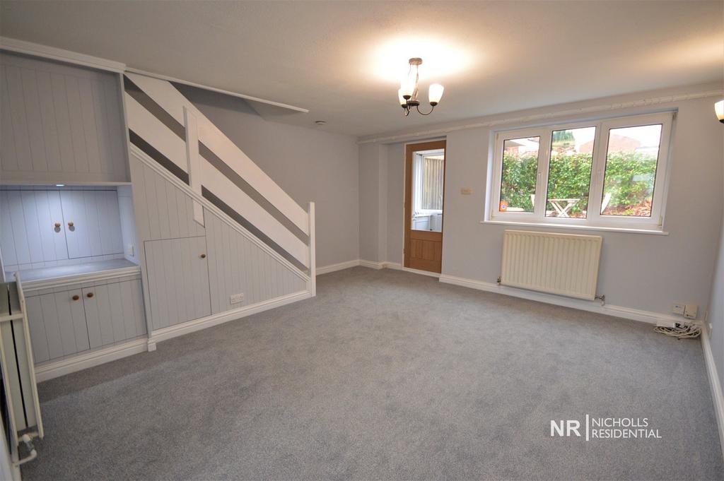 Angus Close, Chessington, Surrey. KT9 3 bed end of terrace house to