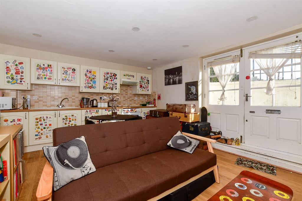 Trinity Square, Margate, Kent 1 bed apartment for sale £170,000