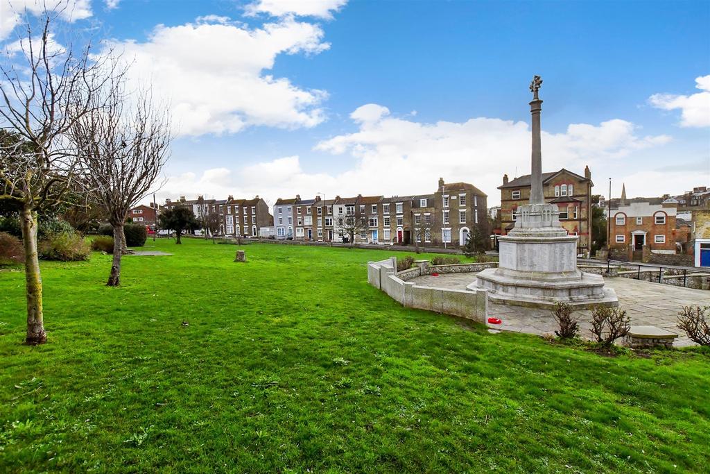 Trinity Square, Margate, Kent 1 bed apartment for sale £140,000