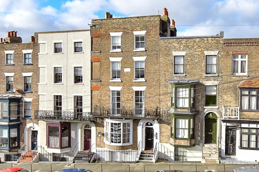 Trinity Square, Margate, Kent 1 bed apartment for sale £125,000