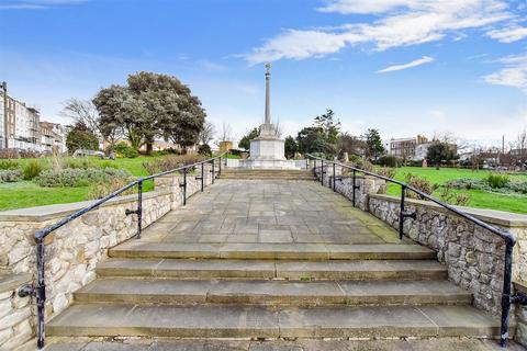 1 bedroom apartment for sale, Trinity Square, Margate, Kent