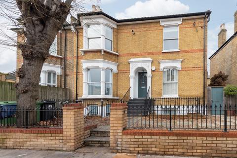 2 bedroom flat for sale, Mount Pleasant Lane, London, E5 9EN