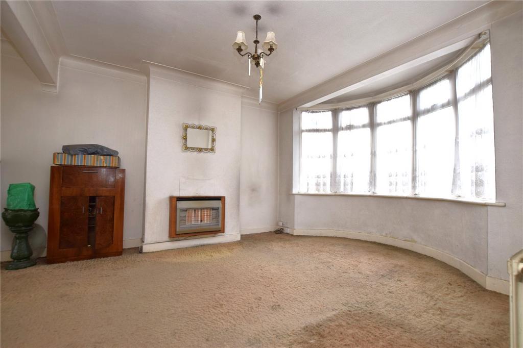 Barley Lane, Goodmayes, Ilford, IG3 3 bed terraced house for sale £