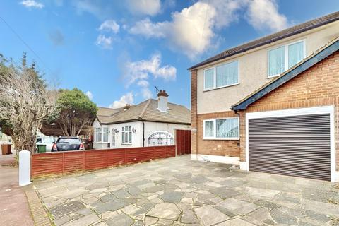 17 Cadiz Road, Dagenham, RM10 8XL