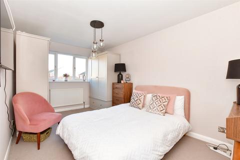 22 Chestnut Drive, Sturry, Canterbury, CT2 0NB