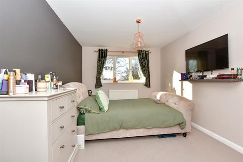 22 Chestnut Drive, Sturry, Canterbury, CT2 0NB