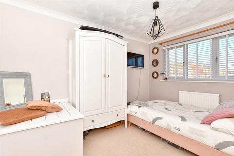 22 Chestnut Drive, Sturry, Canterbury, CT2 0NB