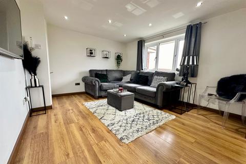 57 Chestnut Road, Vange, Basildon, SS16 4TD