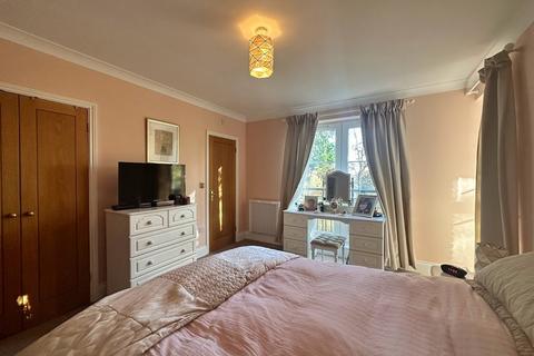 41 Caversham Place, Sutton Coldfield, B73 6HW