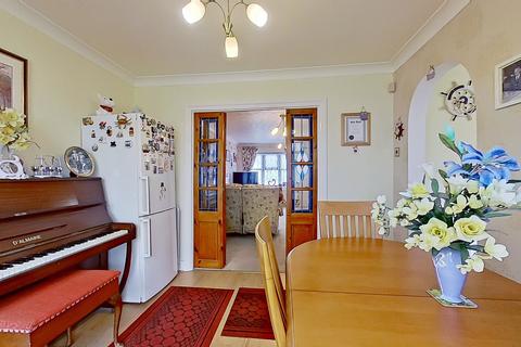 14 Castle Crescent, Birmingham, B36 9TF