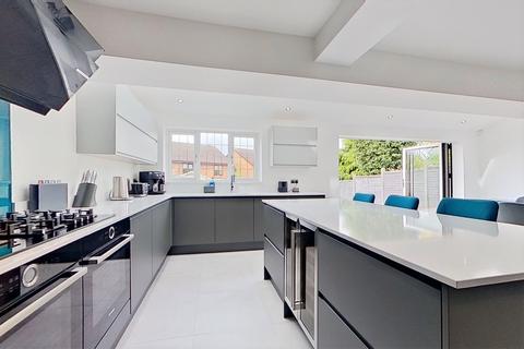 30 Bishops Way, Sutton Coldfield, B74 4XU