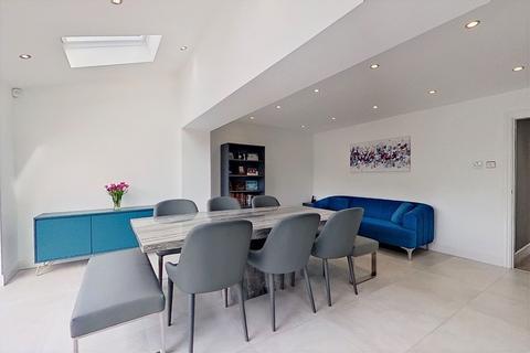 30 Bishops Way, Sutton Coldfield, B74 4XU