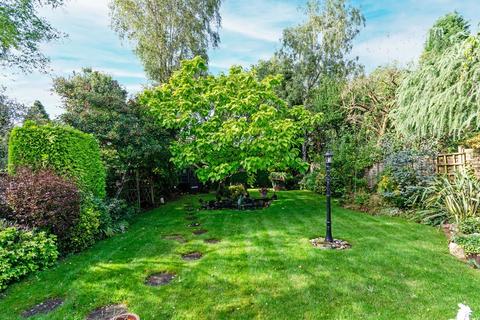 25 Streetly Crescent, Sutton Coldfield, B74 4PX