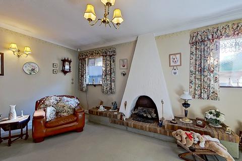 25 Streetly Crescent, Sutton Coldfield, B74 4PX