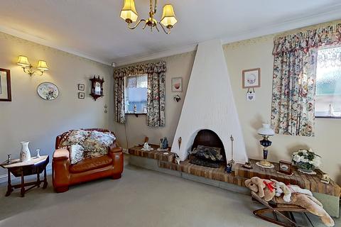 25 Streetly Crescent, Sutton Coldfield, B74 4PX