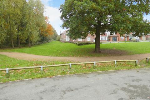 24 Cheddleton Close, Amington, Tamworth, B77 4FR