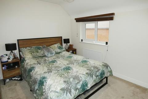24 Cheddleton Close, Amington, Tamworth, B77 4FR