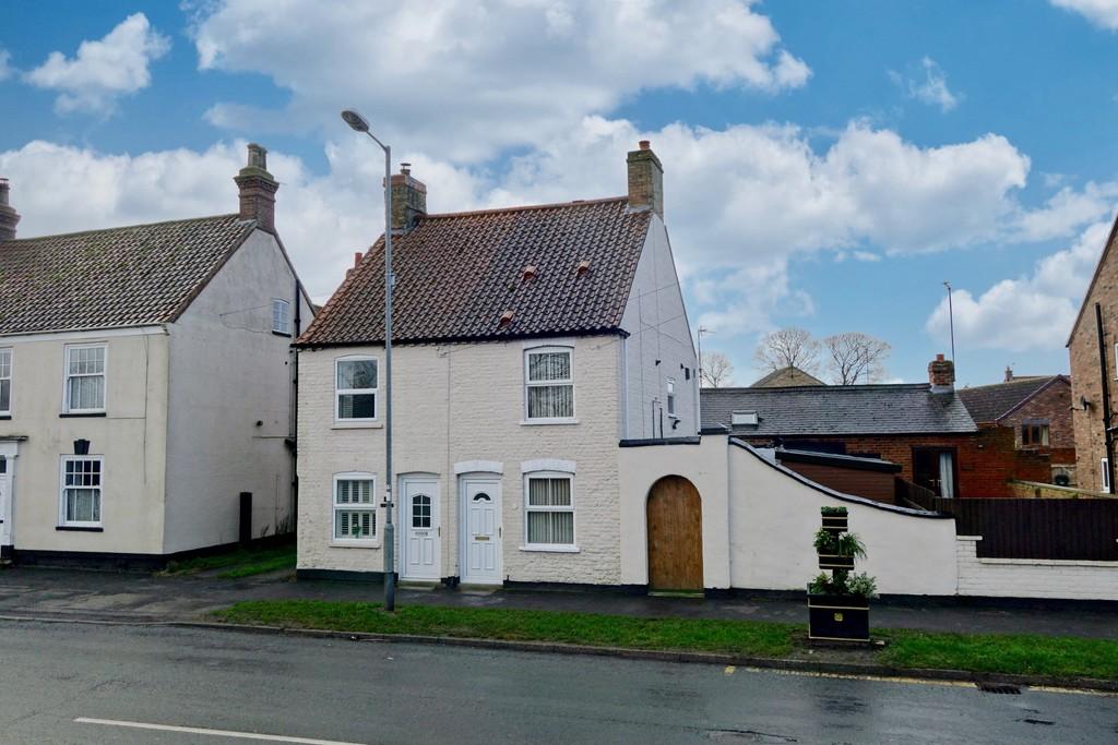 Southgate, Market Weighton 3 bed semidetached house for sale £170,000