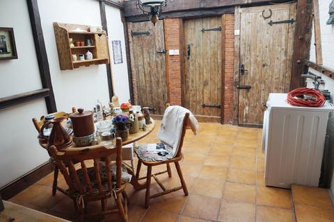 89 Walmley Road, Sutton Coldfield, B76 2QJ