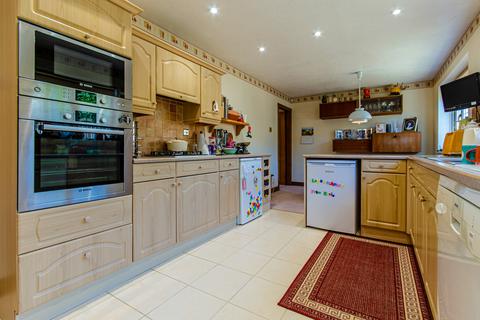 2 Stringer Close, Sutton Coldfield, B75 5QE