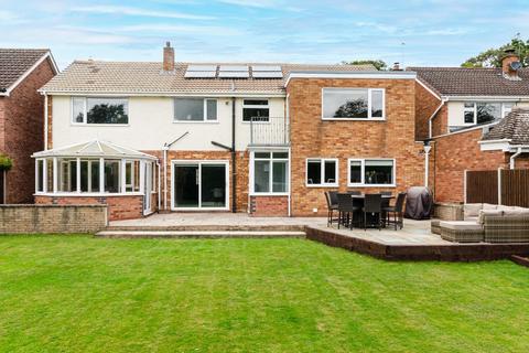 84 Heath Croft Road, Sutton Coldfield, B75 6RN
