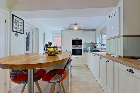 12 Dickinson Drive, Sutton Coldfield, B76 1FP