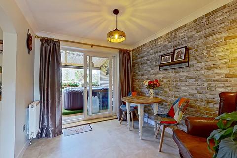 12 Dickinson Drive, Sutton Coldfield, B76 1FP