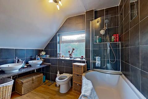 18 Moss Drive, Sutton Coldfield, B72 1JQ