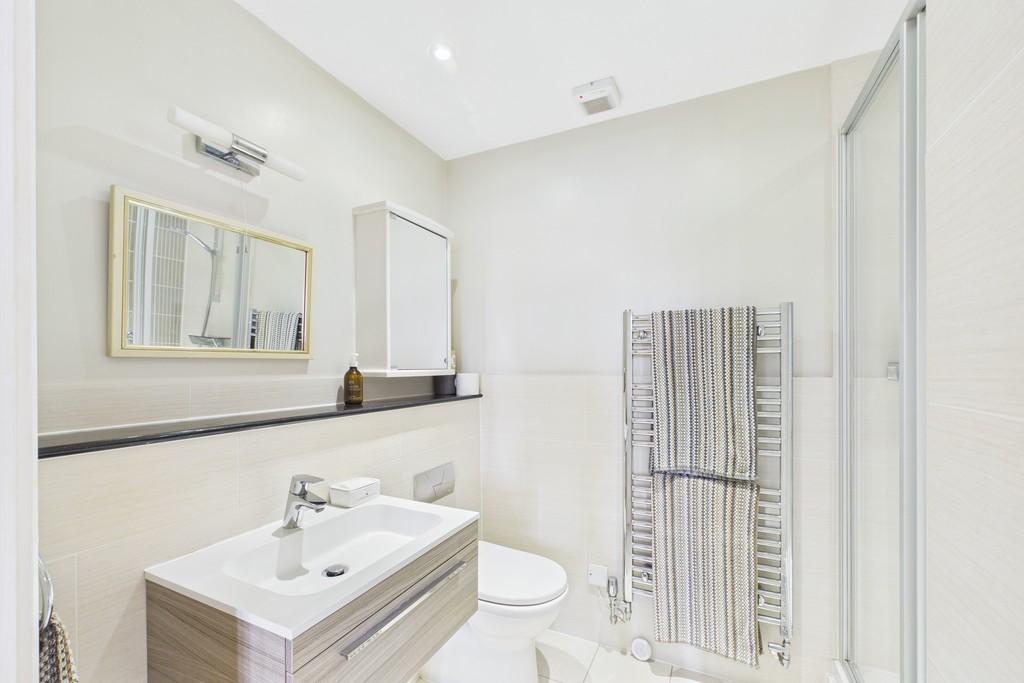 Ensuite To Bedroom One