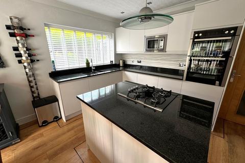 1 Little Croft, Birmingham, B43 6DA