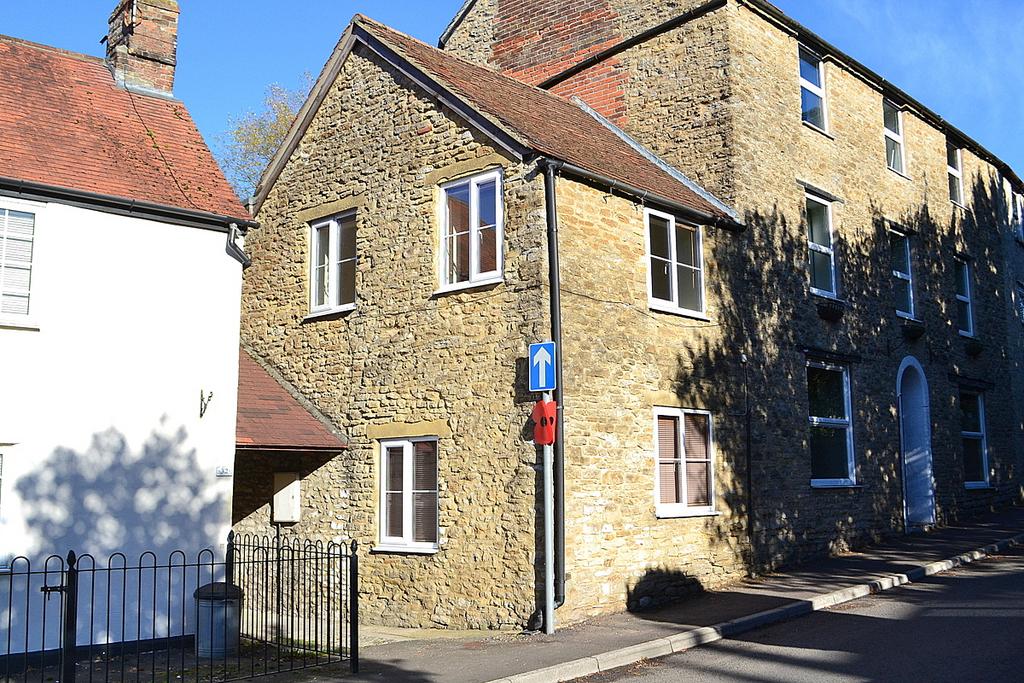 Wincanton, Somerset, BA9 1 bed end of terrace house for sale £125,000