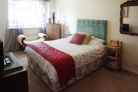 60 Lyneham Gardens, Minworth, Sutton Coldfield, B76 1XH