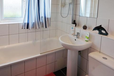 60 Lyneham Gardens, Minworth, Sutton Coldfield, B76 1XH