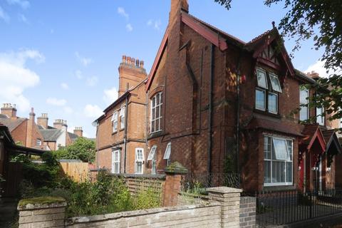 6 bedroom semi-detached house for sale - Victoria Road, Tamworth B79
