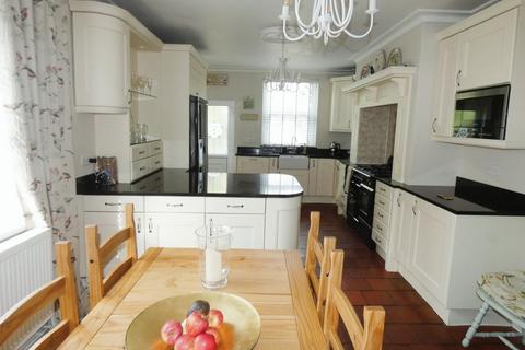 6 bedroom semi-detached house for sale, Victoria Road, Tamworth B79