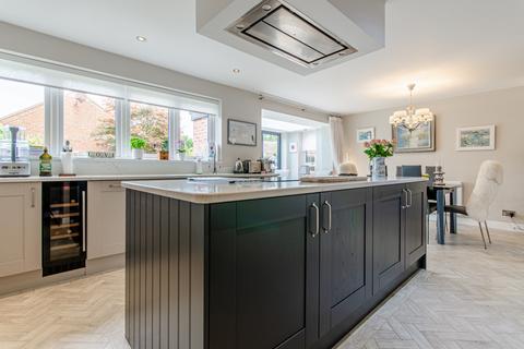 52 Dunton Close, Sutton Coldfield, B75 5QD