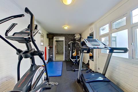 40 Walsall Road, Four Oaks, Sutton Coldfield, B74 4QR