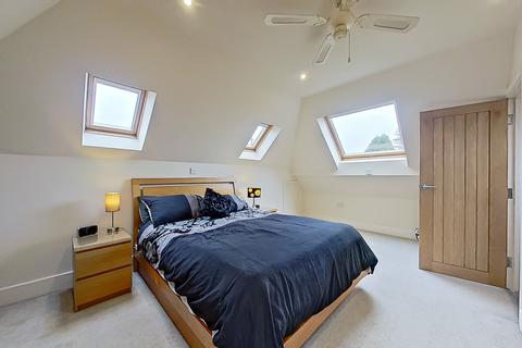 40 Walsall Road, Four Oaks, Sutton Coldfield, B74 4QR