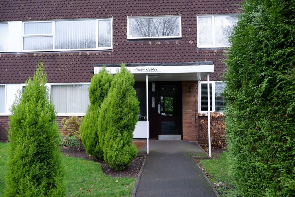 Lichfield Road, Sutton Coldfield B74 2 bed apartment £160,000